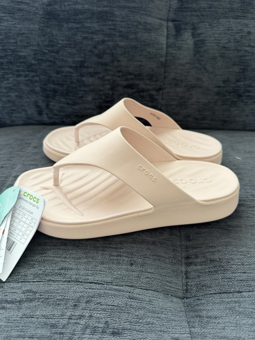 New Women’s Crocs Getaway Platform flip-flops Sandals Quartz-colored Size 8